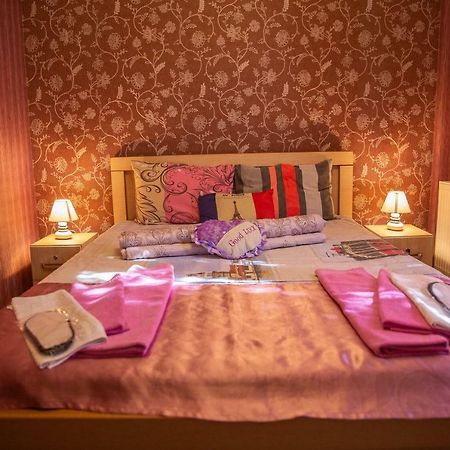 Family Hotel Parajanov Tbilisi Luaran gambar