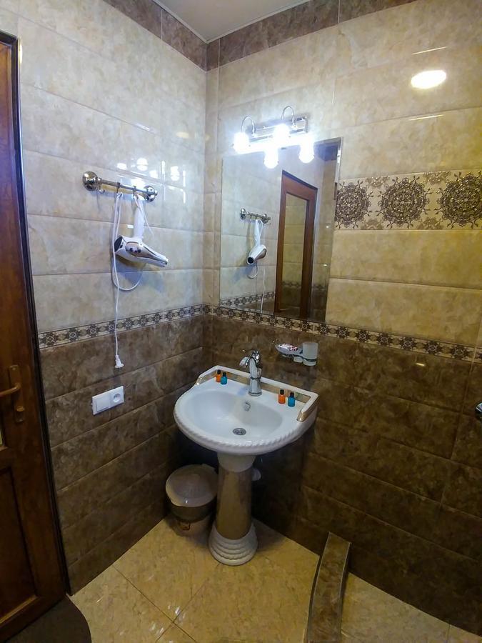 Family Hotel Parajanov Tbilisi Luaran gambar