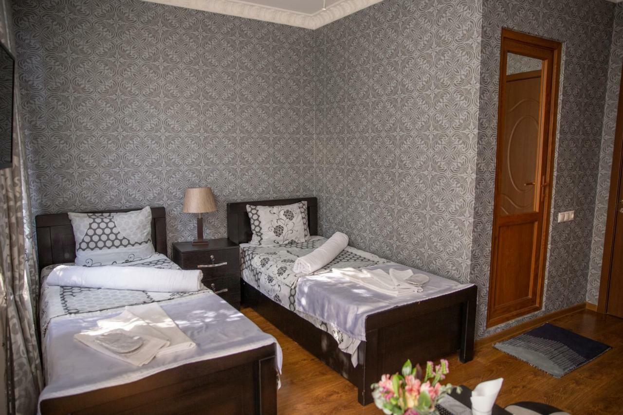 Family Hotel Parajanov Tbilisi Luaran gambar
