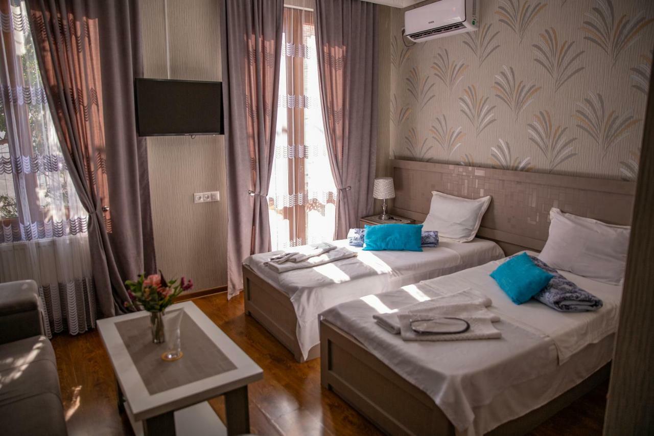 Family Hotel Parajanov Tbilisi Luaran gambar