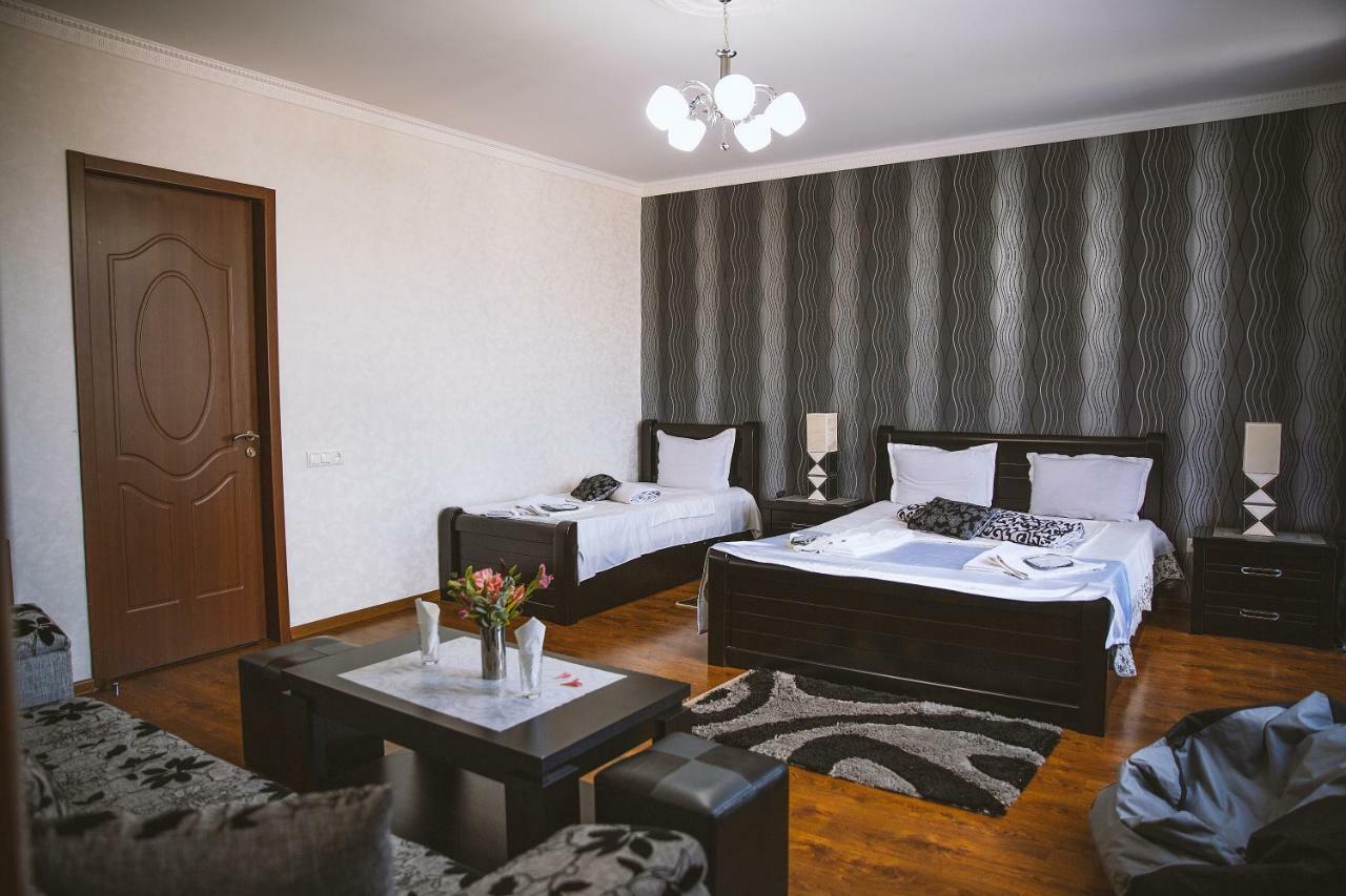 Family Hotel Parajanov Tbilisi Luaran gambar