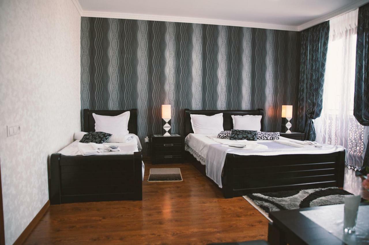 Family Hotel Parajanov Tbilisi Luaran gambar