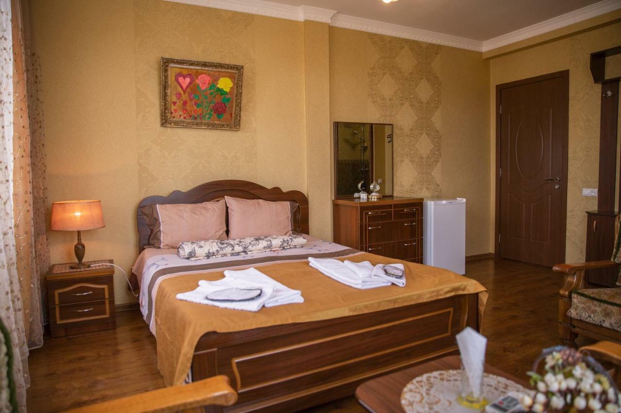 Family Hotel Parajanov Tbilisi Luaran gambar