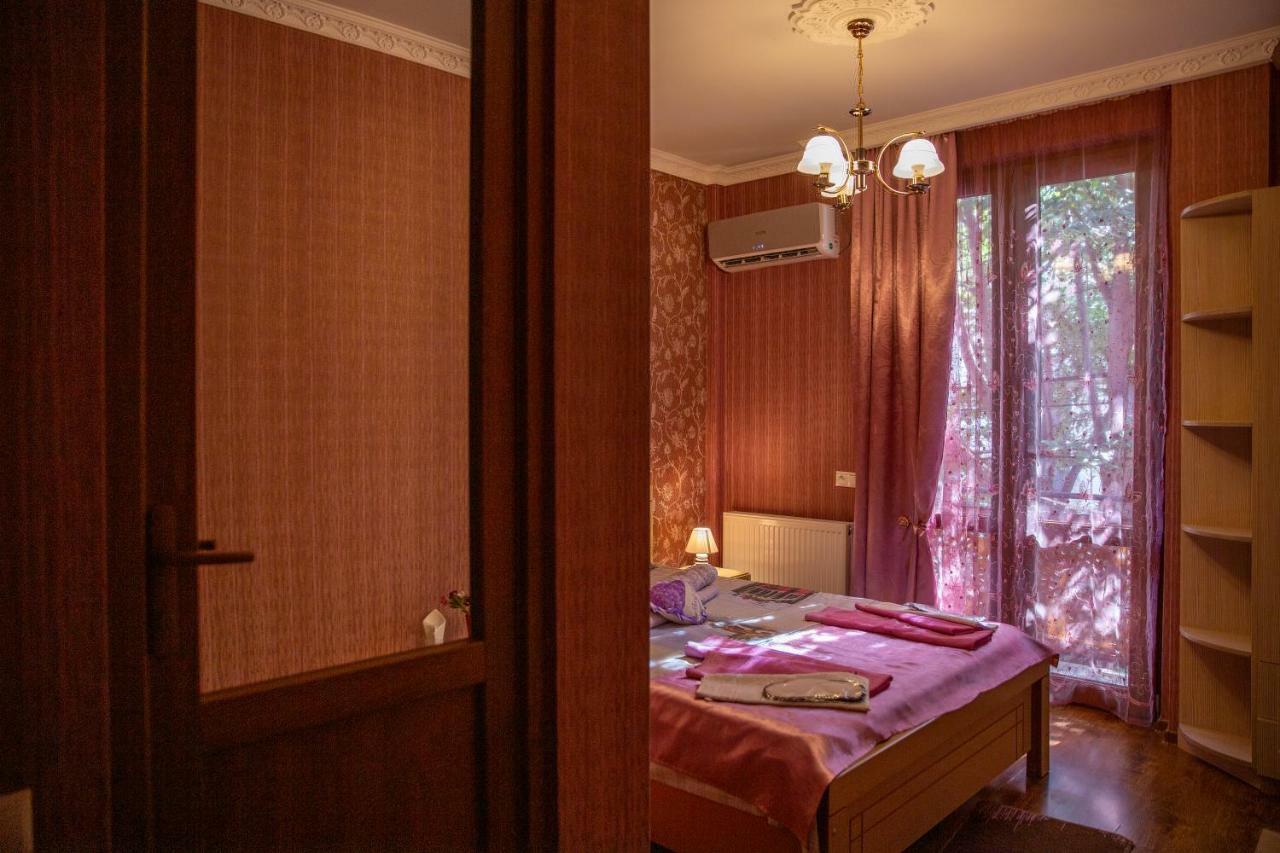 Family Hotel Parajanov Tbilisi Luaran gambar